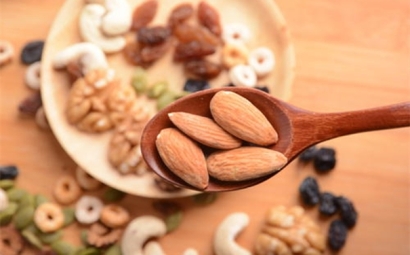 堅果進口報關(guān)代理流程以及三種貿(mào)易條款方式